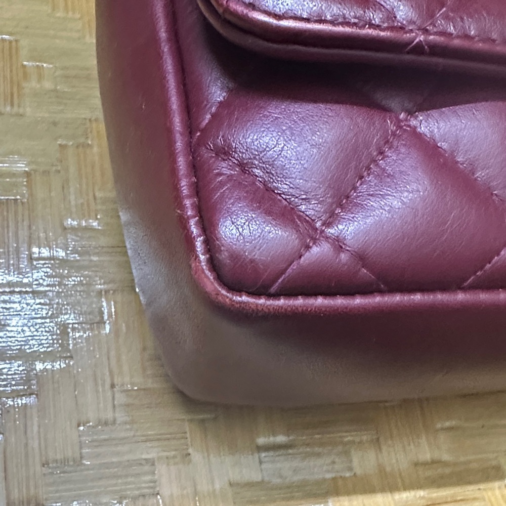 Made in Italy Elegant Burgundy Quilted Chain Bag Turn-lock - Picture 6 of 15